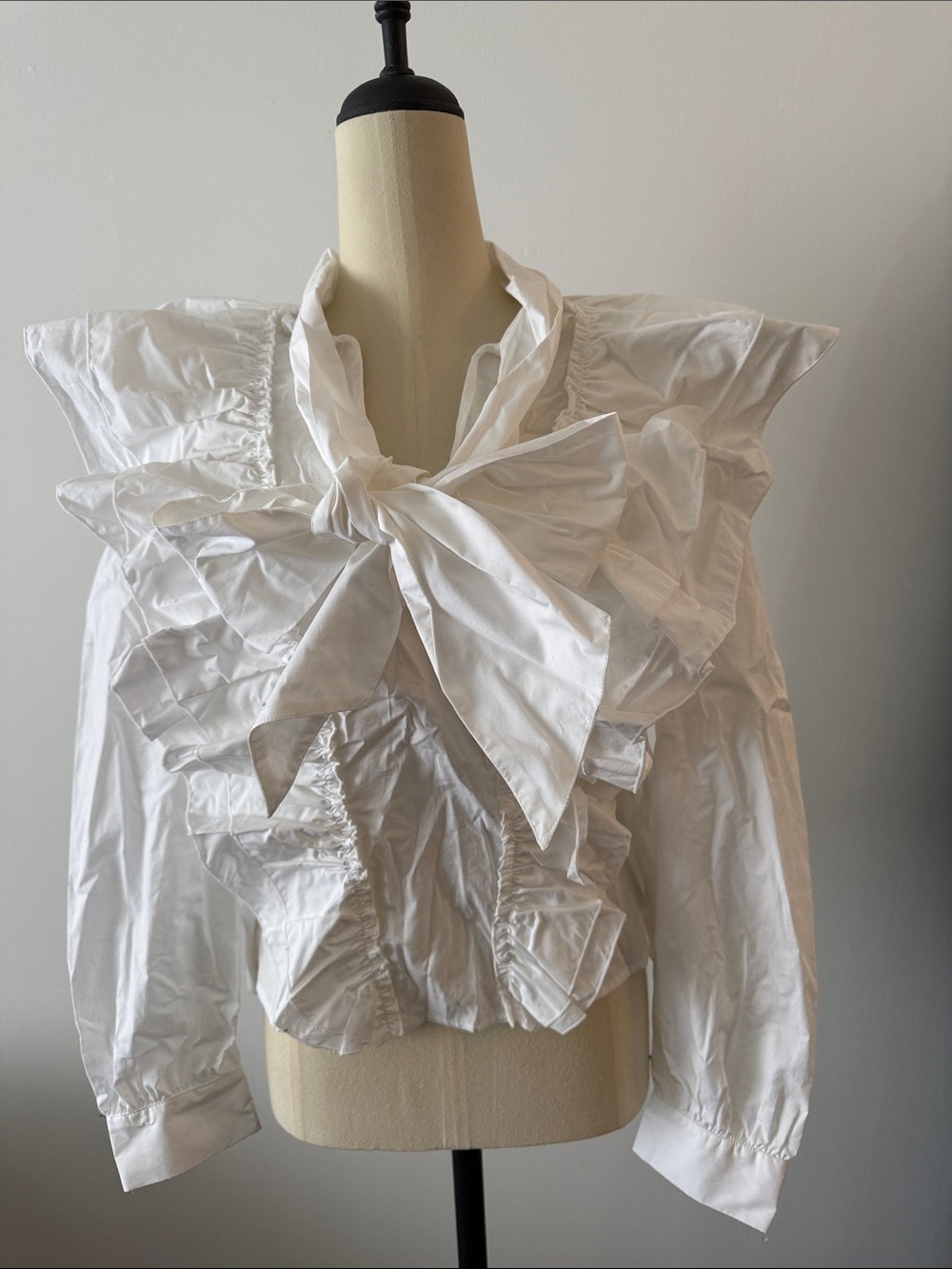 Zara White Ruffled Bow Front Women's Blouse